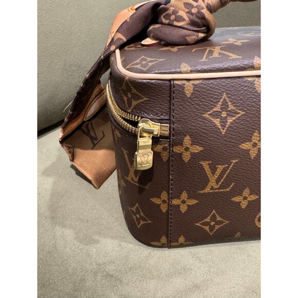 *Authentic* LOUIS VUITTON - Nice Mini Vanity Case w/LV Scarf - Picture 7 of 10
